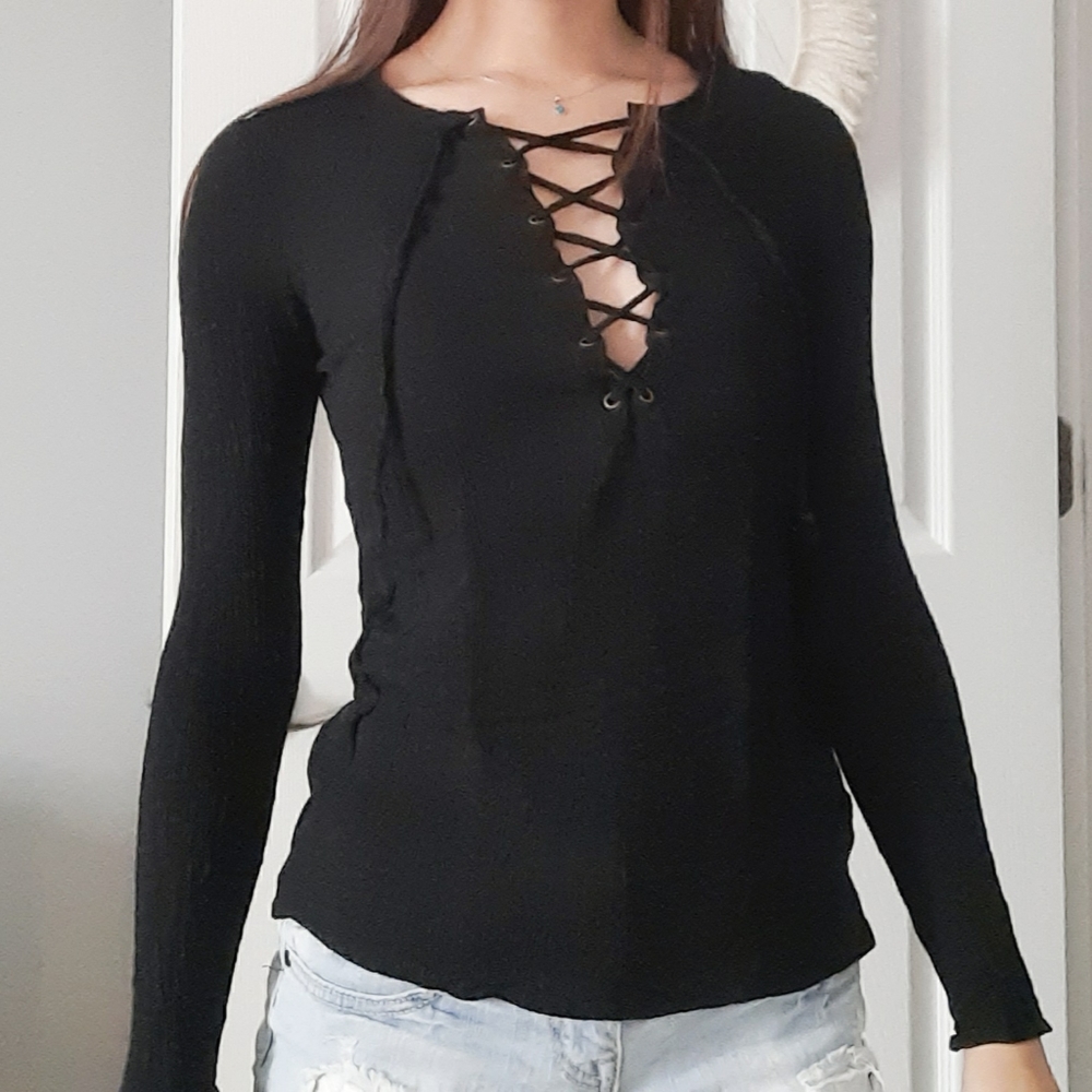 Lace-up LA Hearts Crinkle Long-Sleeve Tee